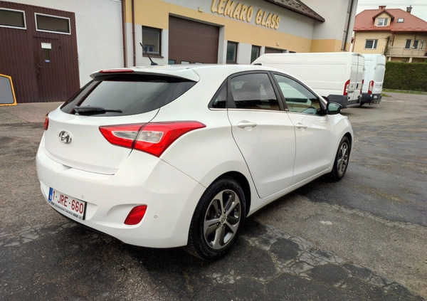 Hyundai I30 cena 37500 przebieg: 186000, rok produkcji 2015 z Rzeszów małe 562